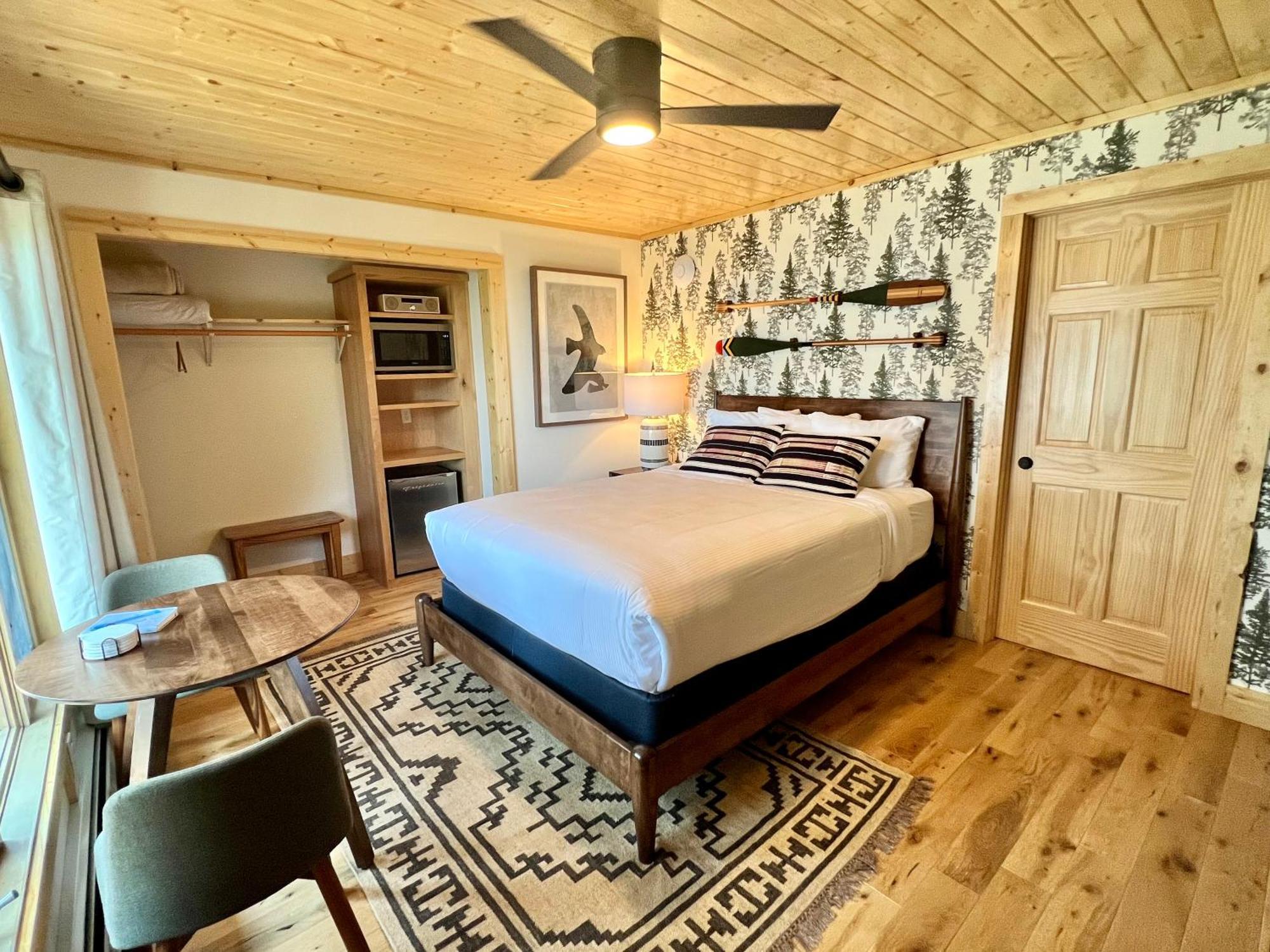 Thomsonite Inn On Lake Superior Ґранд-Марей Номер фото