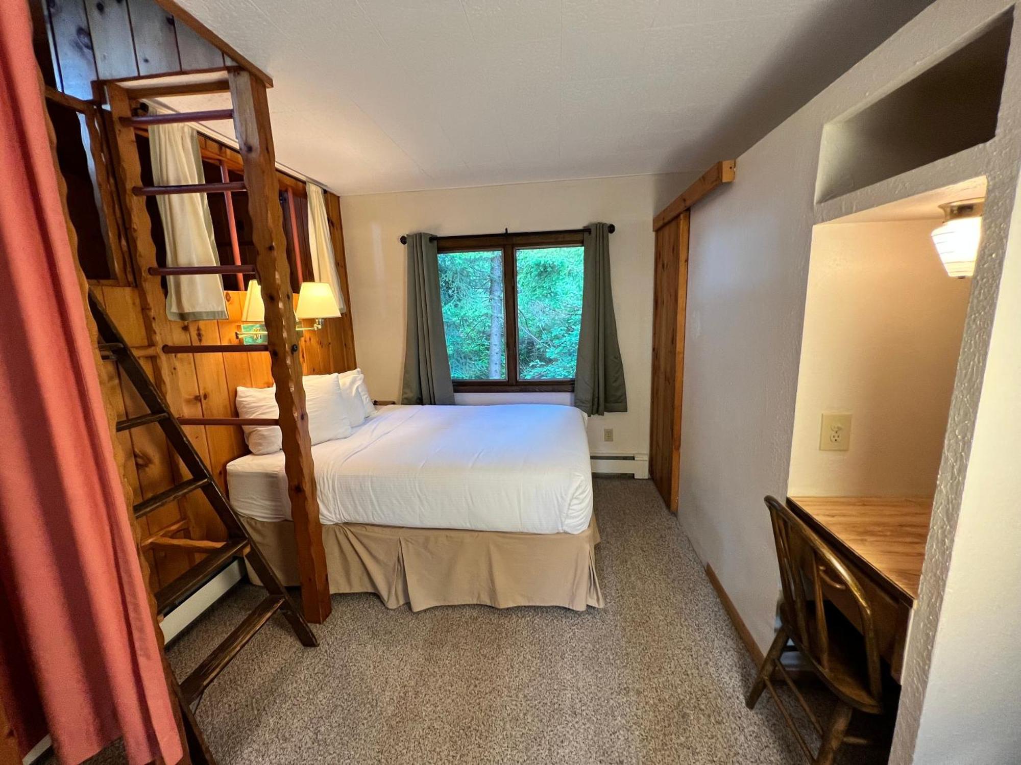 Thomsonite Inn On Lake Superior Ґранд-Марей Номер фото