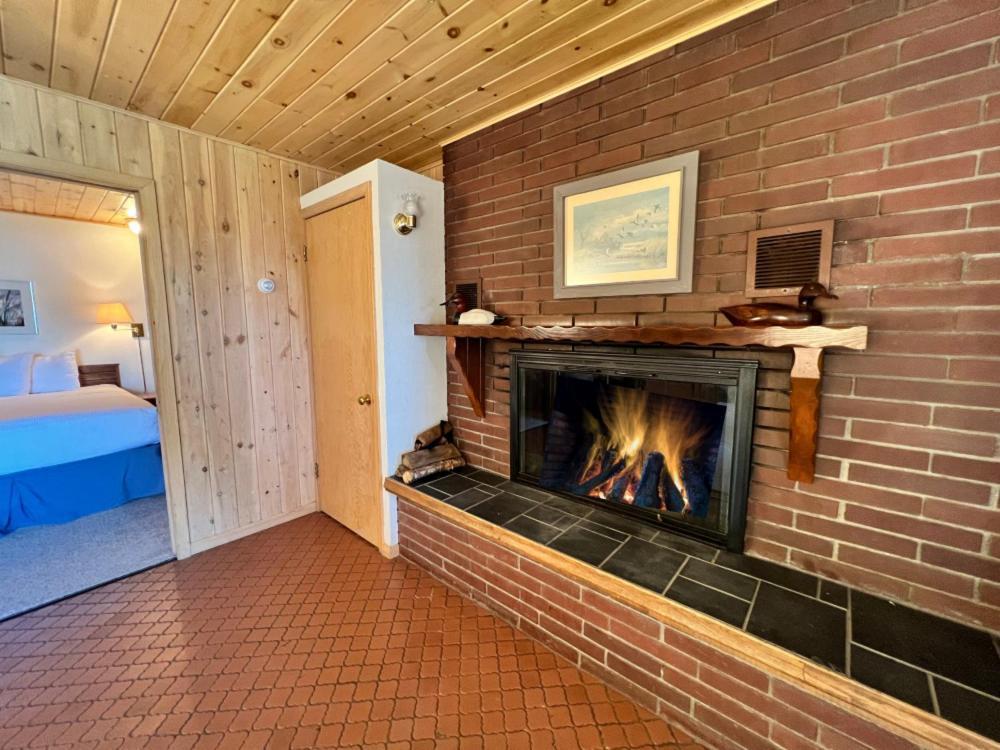 Thomsonite Inn On Lake Superior Ґранд-Марей Екстер'єр фото