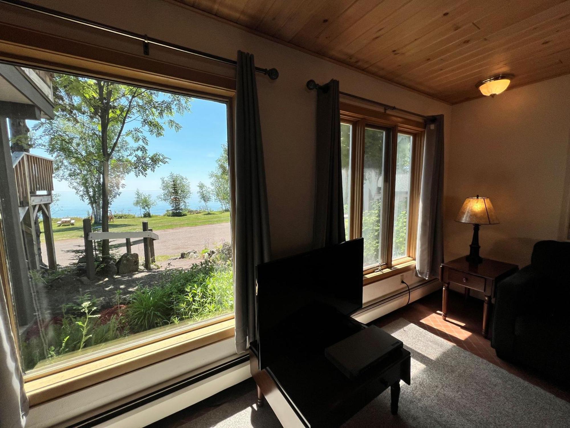Thomsonite Inn On Lake Superior Ґранд-Марей Екстер'єр фото