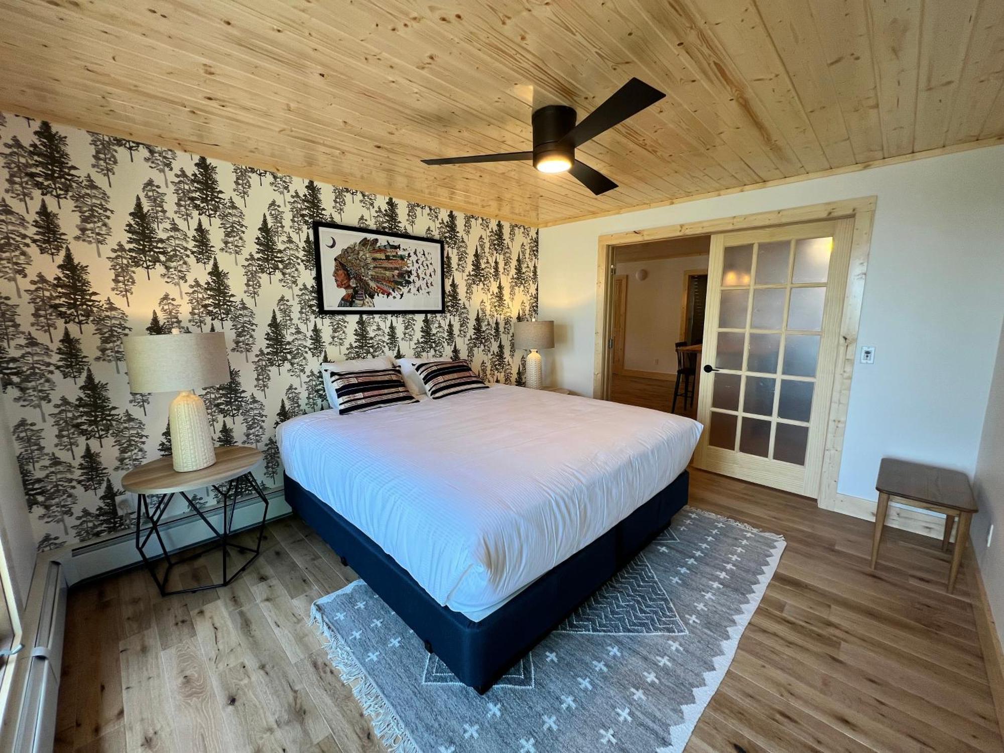 Thomsonite Inn On Lake Superior Ґранд-Марей Номер фото